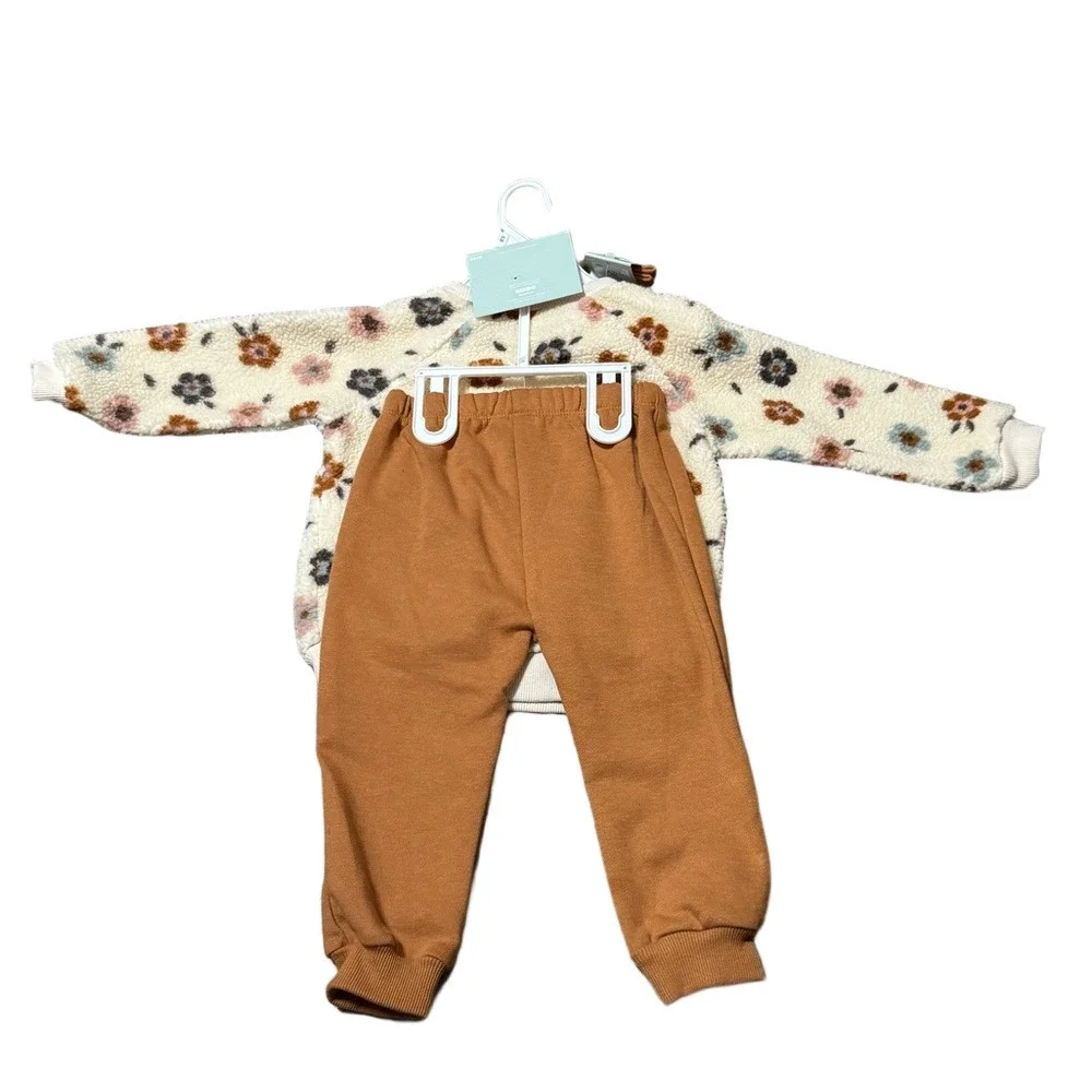 PL Baby Floral Fleece Baby Outfit with Pants Socks Set Polyester Size 24 Months